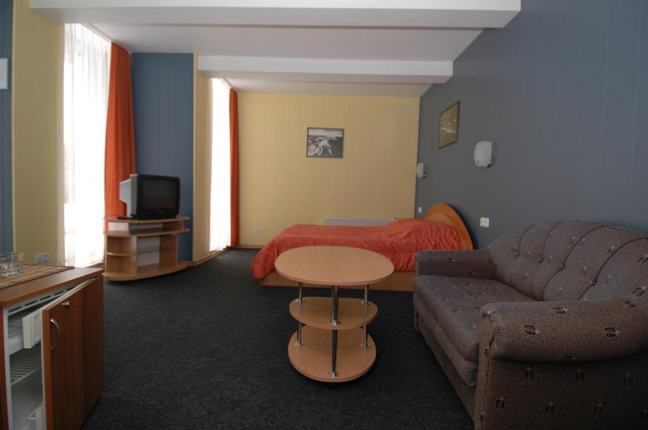 Azuolynas Hotel Juodkrante Luaran gambar
